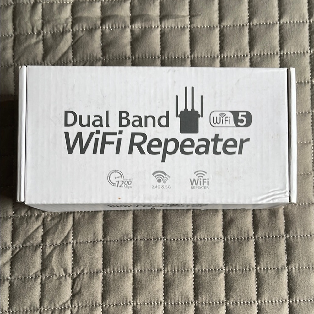 WiFi Repeater Dual Band - White
